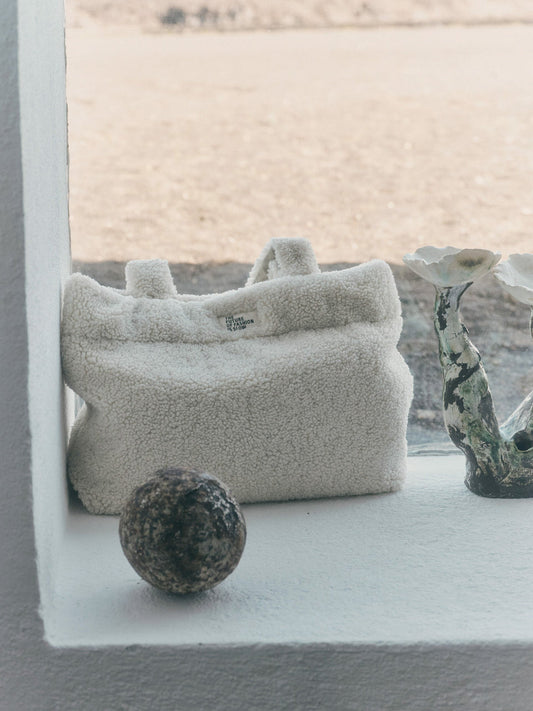 WATTIERTE TEDDY TASCHE (GRS) mit Teddy aus recyceltem Polyamid