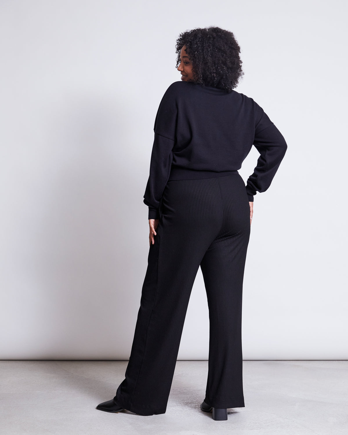 JUMPER YIN (GOTS) - black