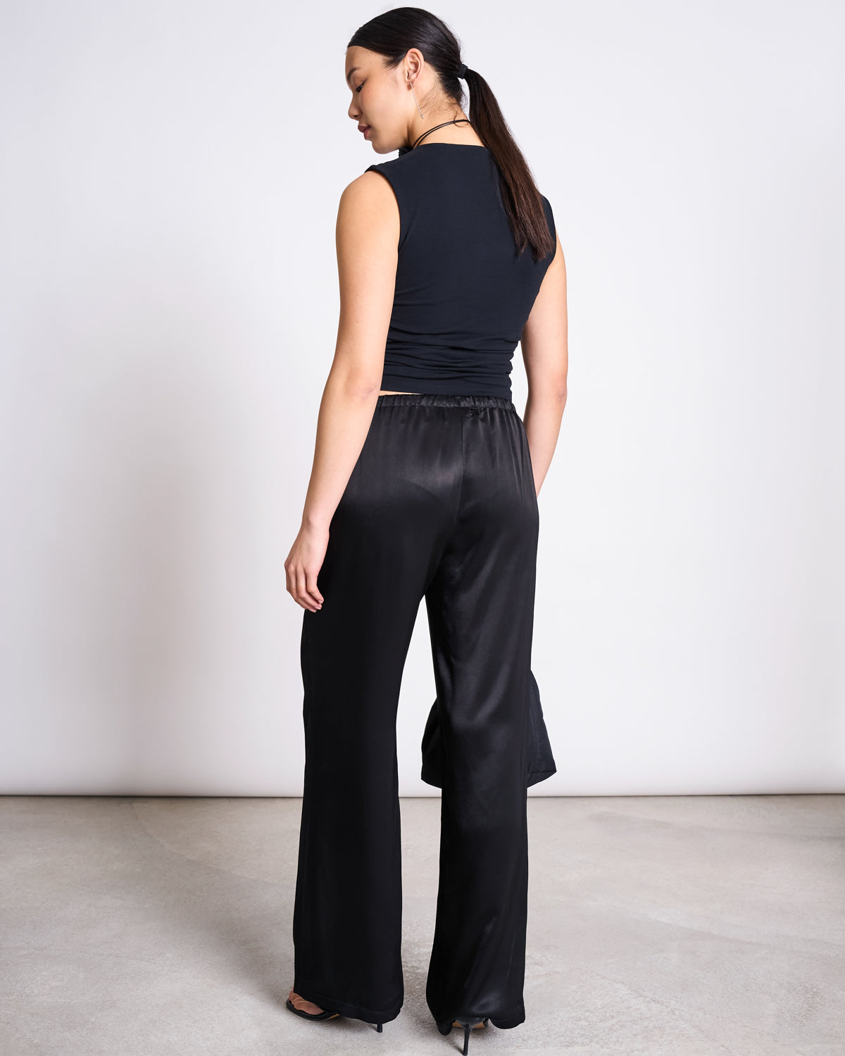 RUFFLE TOP RAFO (GOTS) - black
