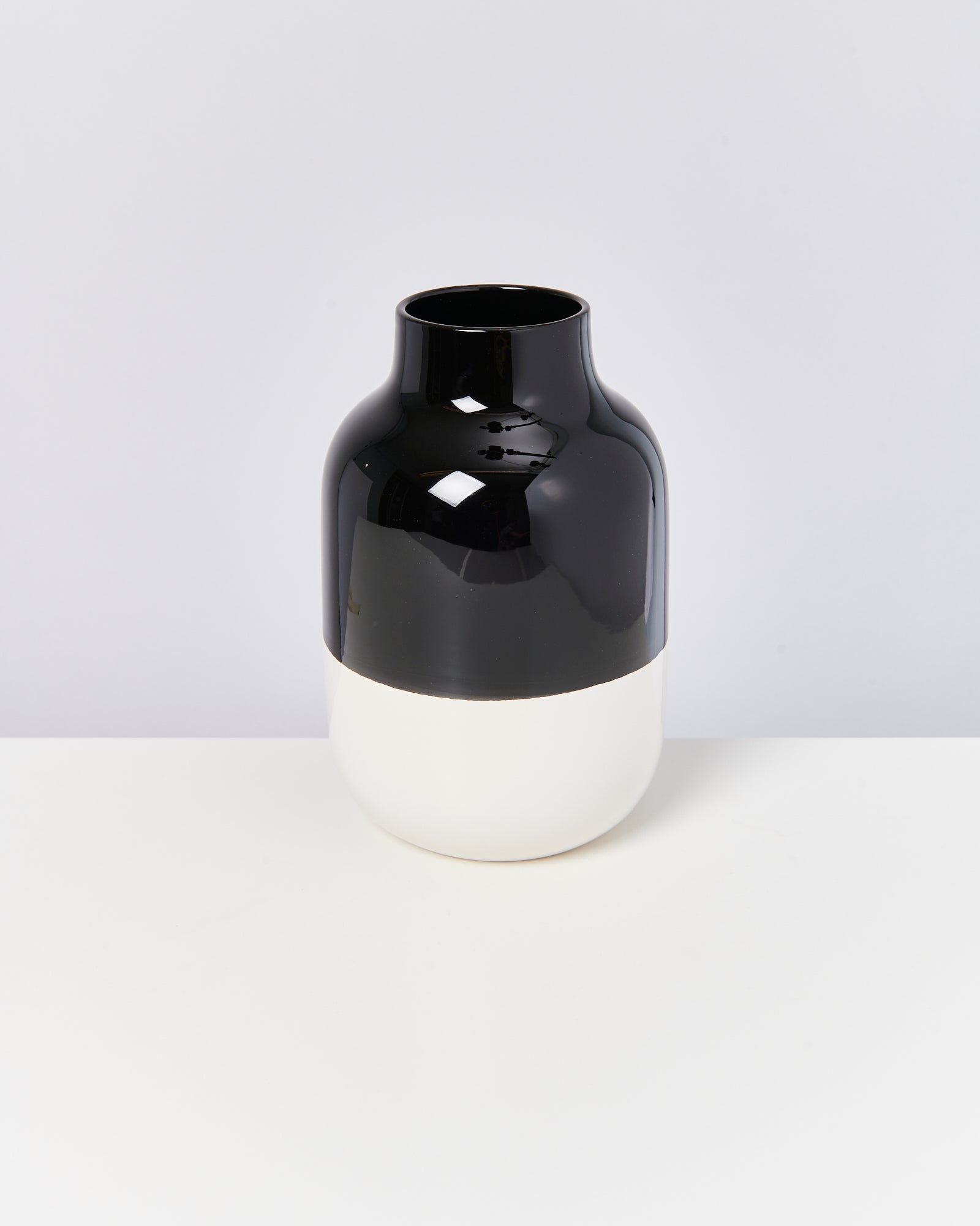 Vase Nuno L schwarz weiß – eleVantine, Vanessa Obermeier