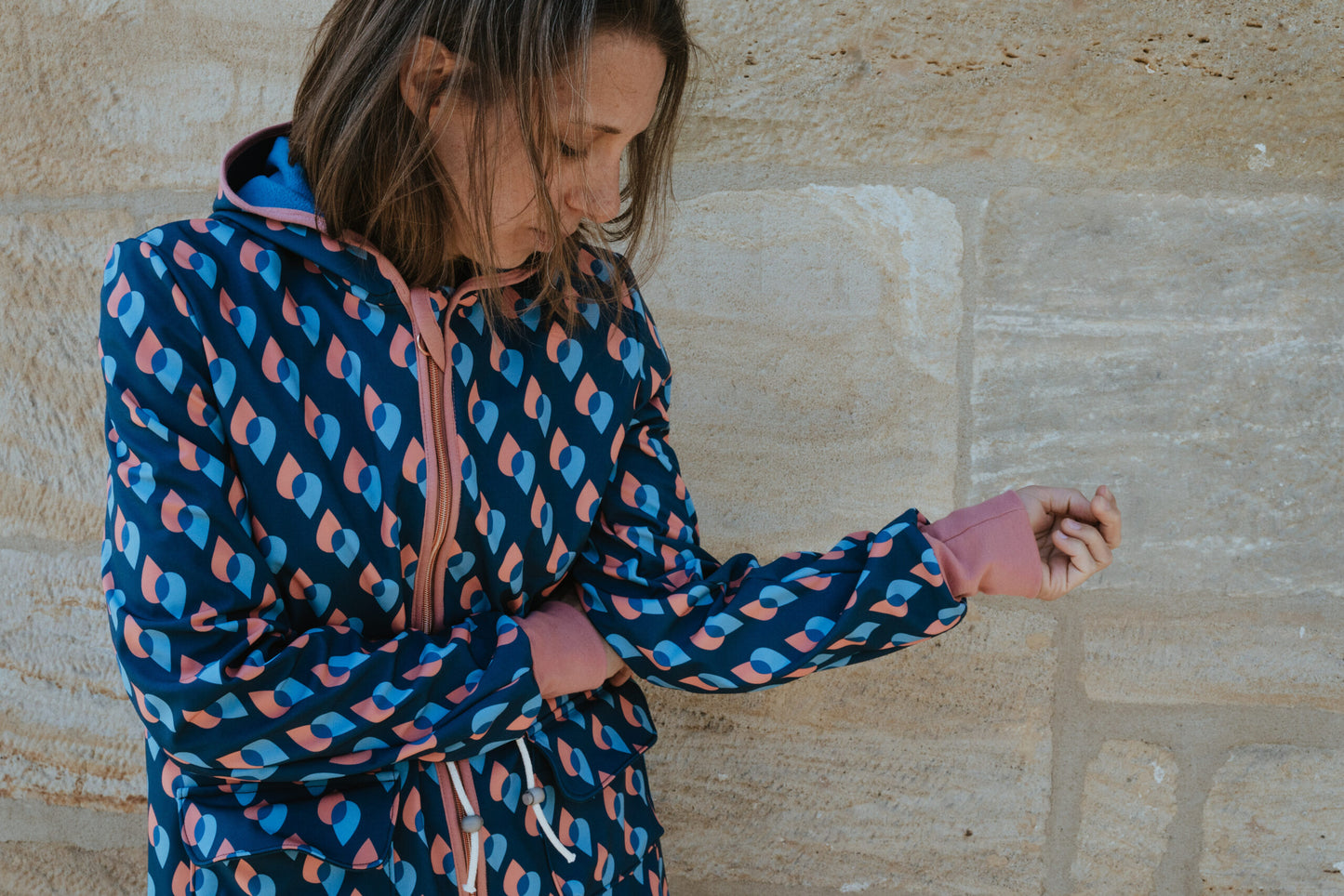 Softshell-Mantel für Frauen in blau mit Tropfen