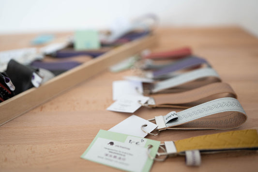 Schlüsselanhänger aus Kunstleder - diverse Farbstellungen