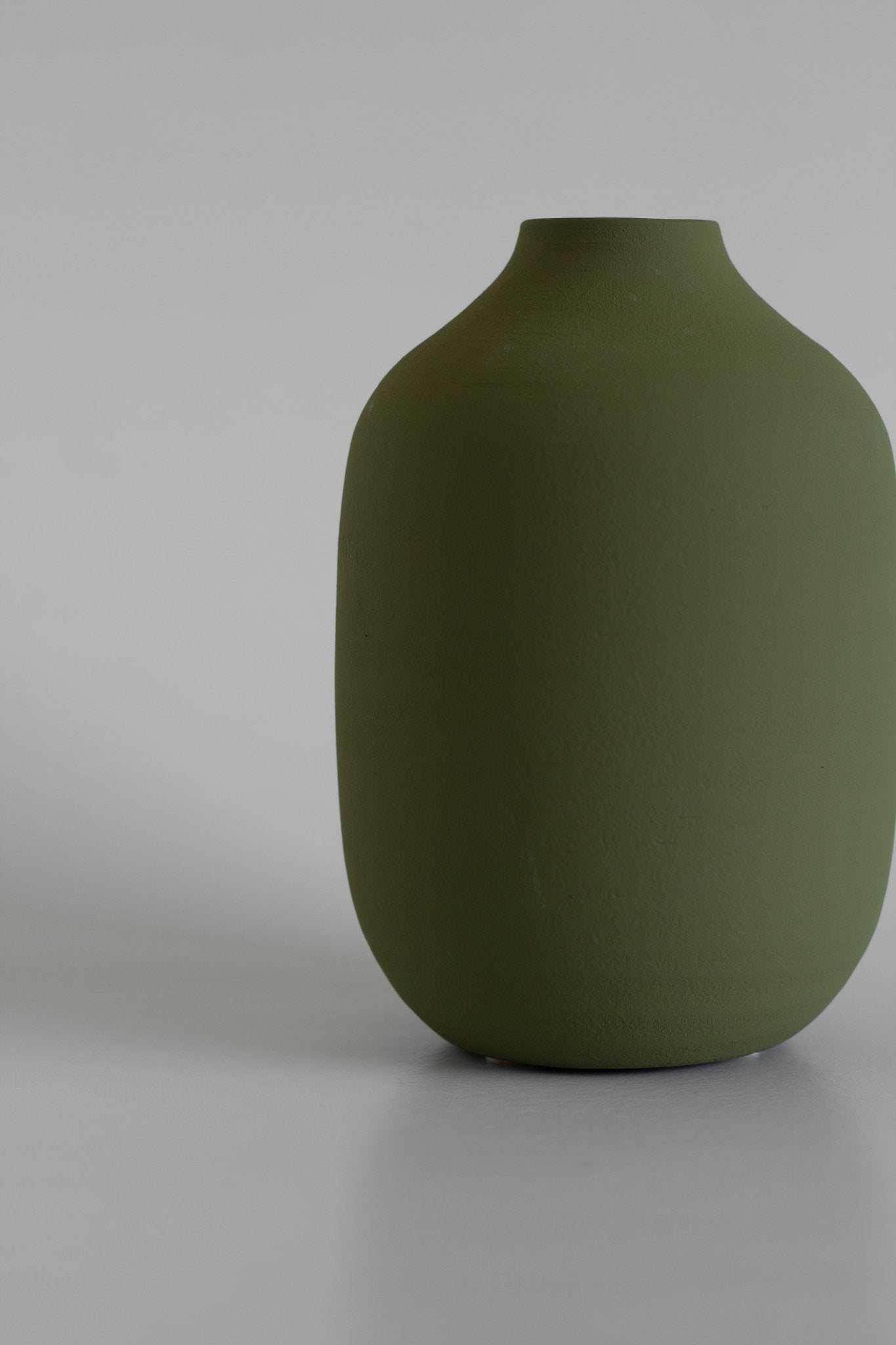 The island collection 04 vase olive green