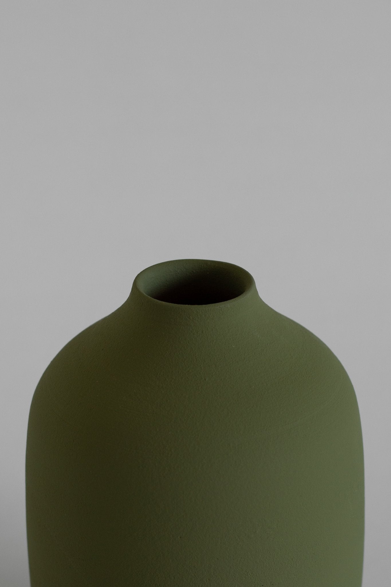 The island collection 04 vase olive green