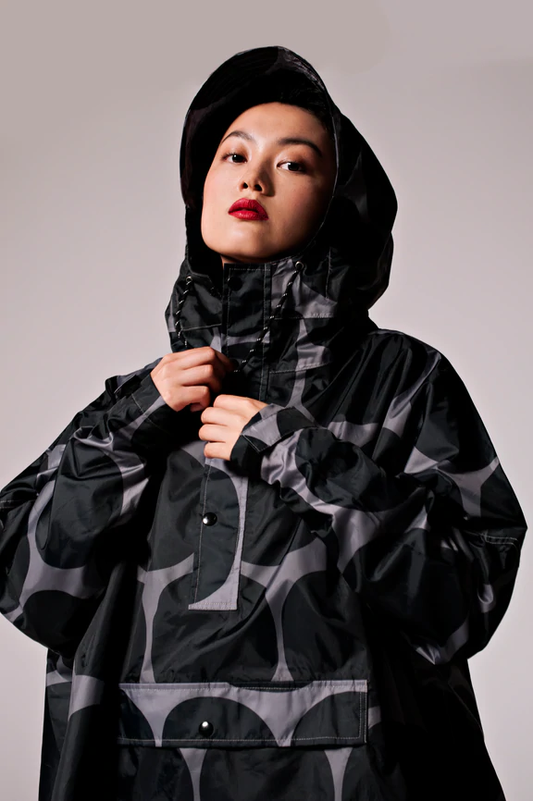 Black Polka Poncho - Regenponcho