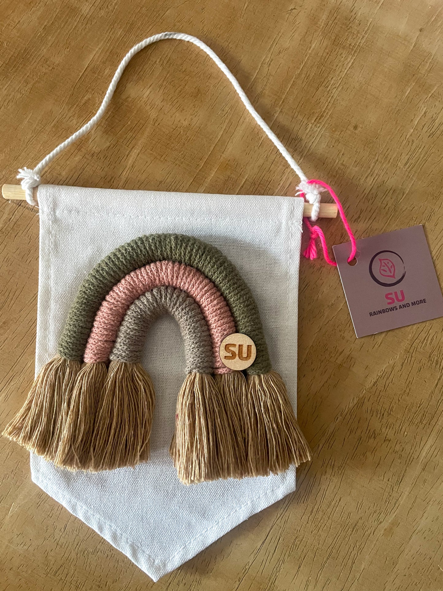 Rainbow mit Wimpel (mittel)