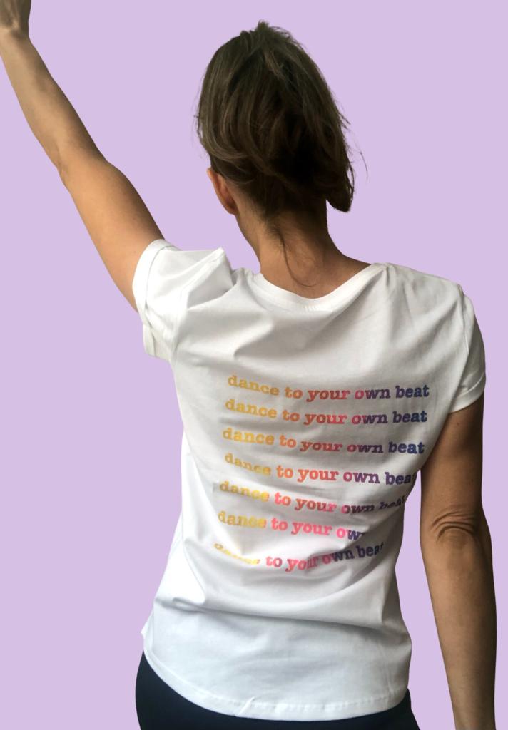 eleVantine #summerdance "dance to your own beat" T-Shirt Rolled Up Sleeve aus Biobaumwolle #summerspecial