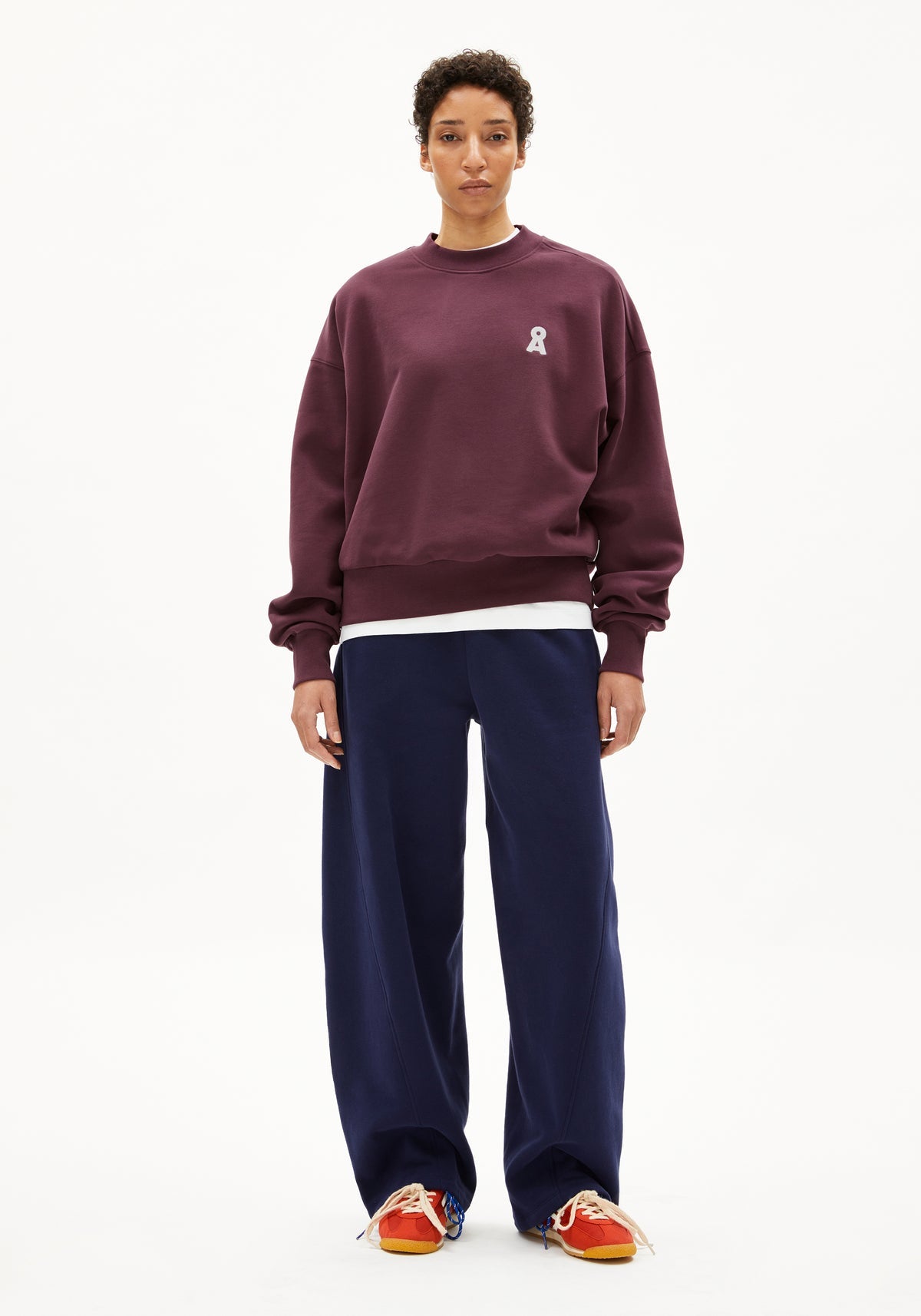 Sweatshirt ICONIC Å ALIZAA - verschiedene Farben