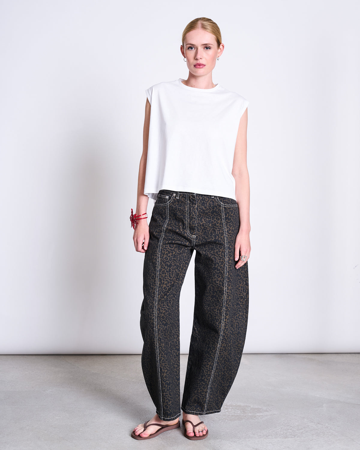 BARREL LEG DENIM JEANS FAYA - dark leo print