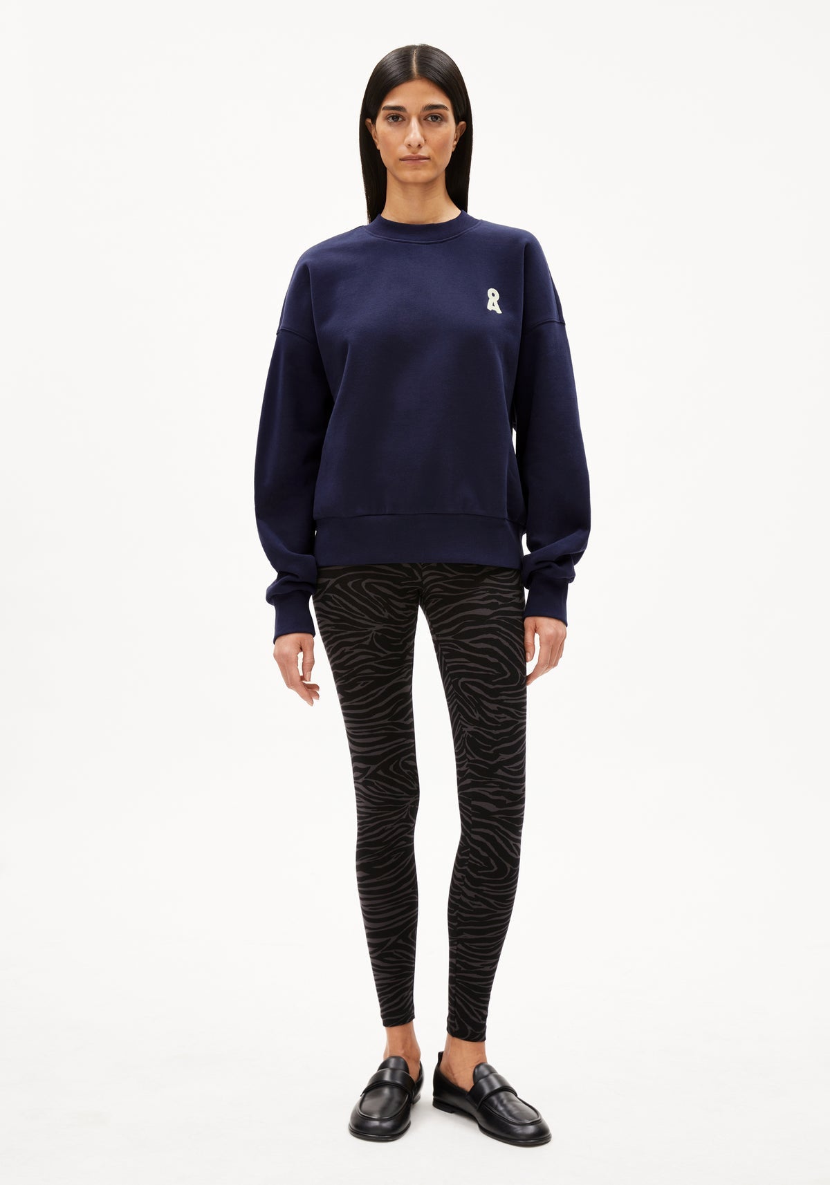 Sweatshirt ICONIC Å ALIZAA - verschiedene Farben
