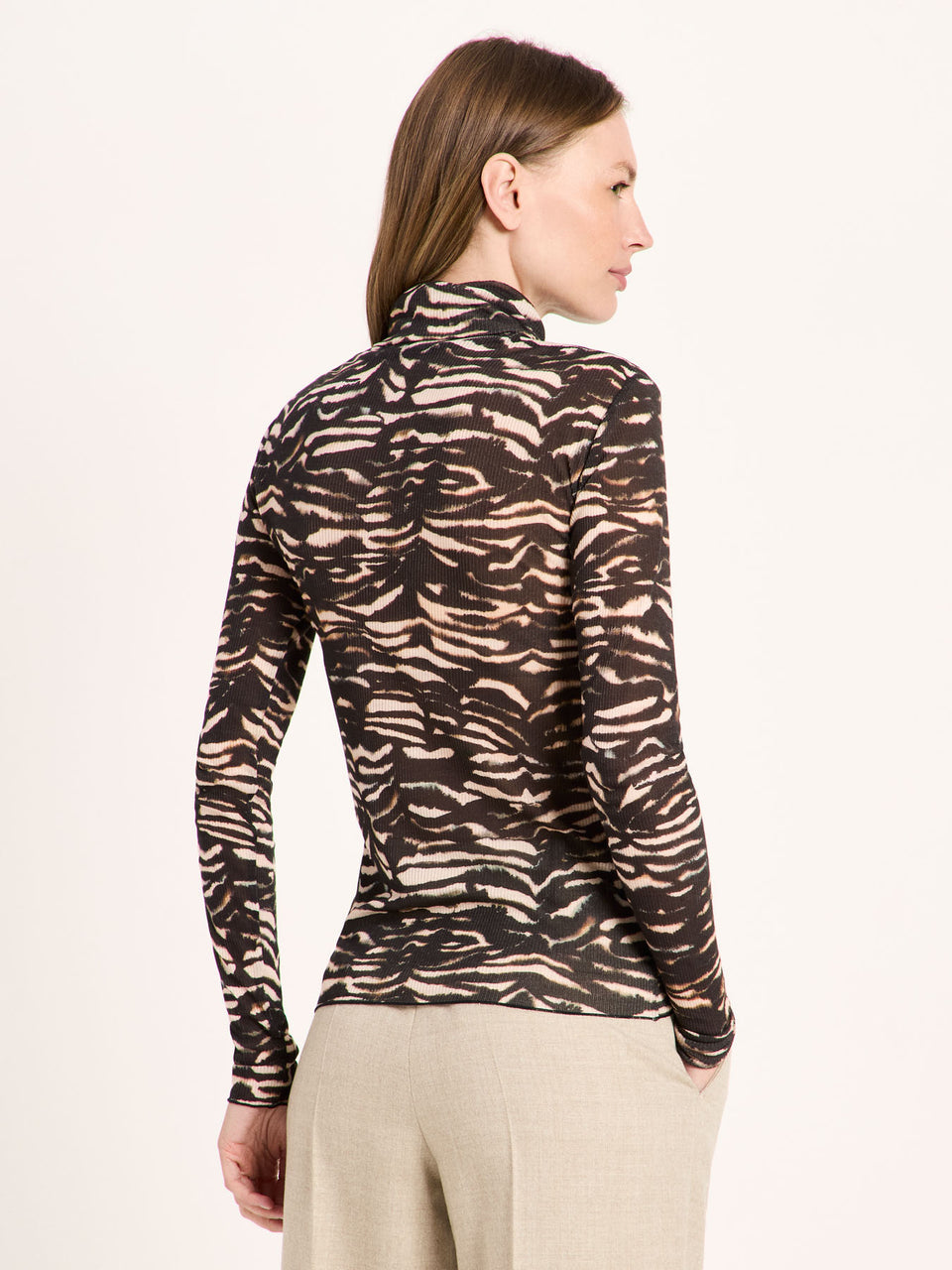 Rollkragenshirt aus TENCEL™ - animal stripes