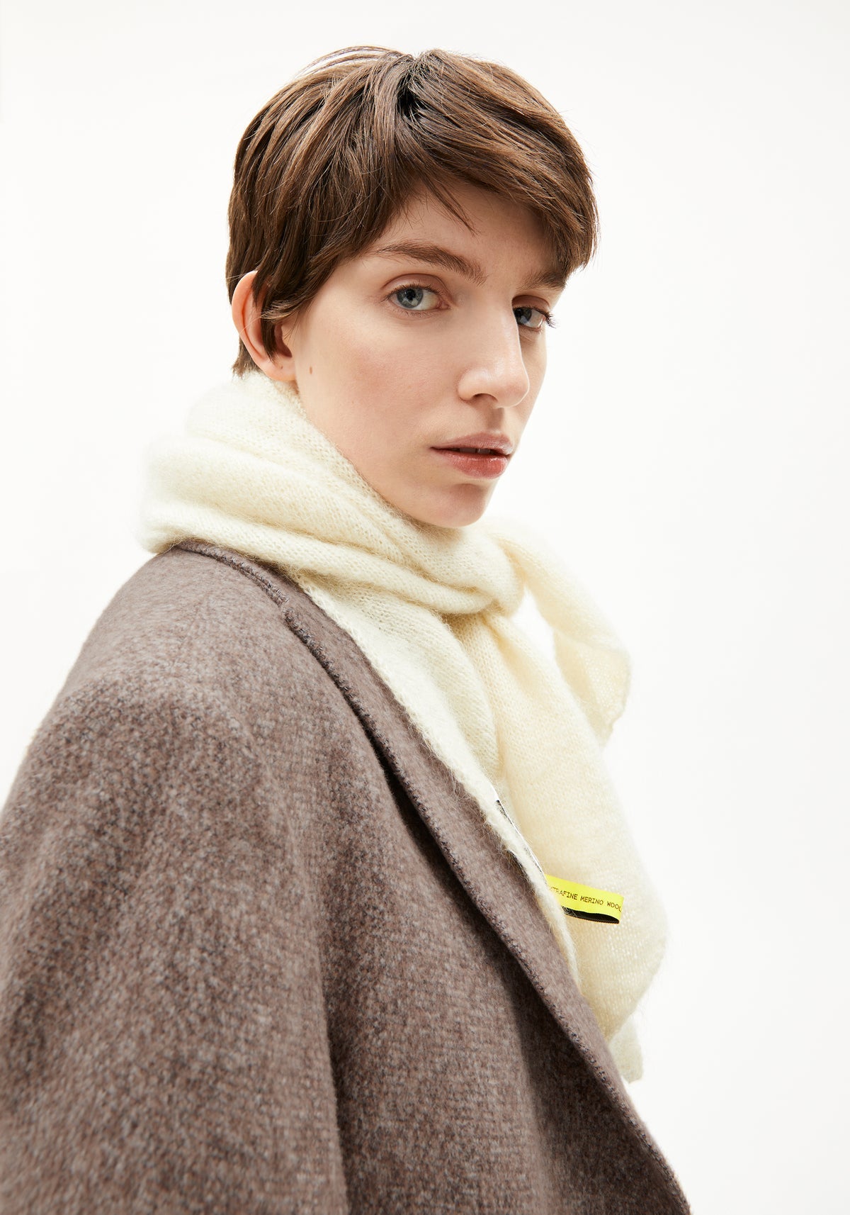 Schal/ Tuch BRYANAA - aus MOHAIR-WOLL MIX - verschiedene Farben