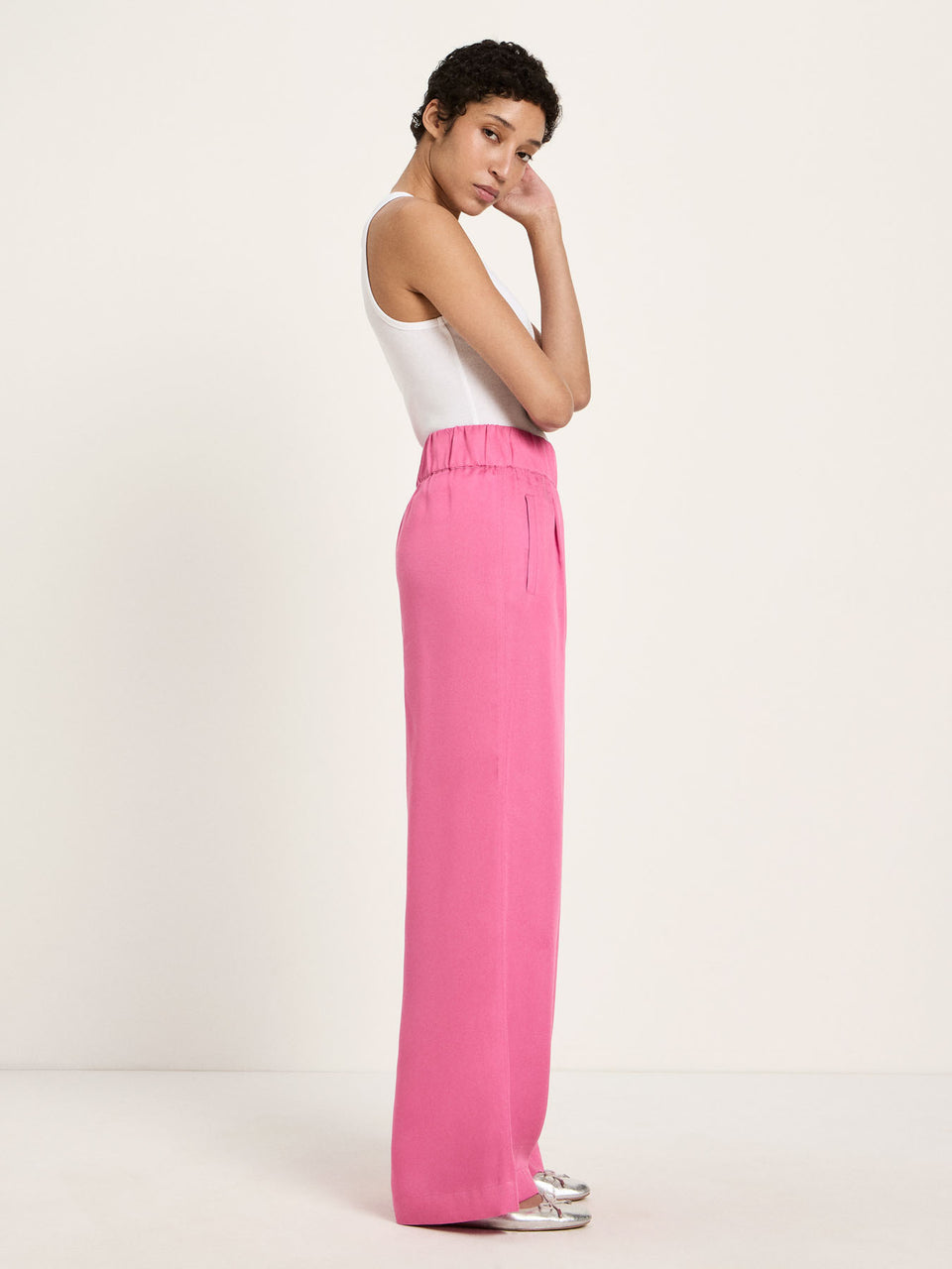 HOSE MIT WEITEM BEIN aus Tencel™ Lyocell - verschiedene Farben