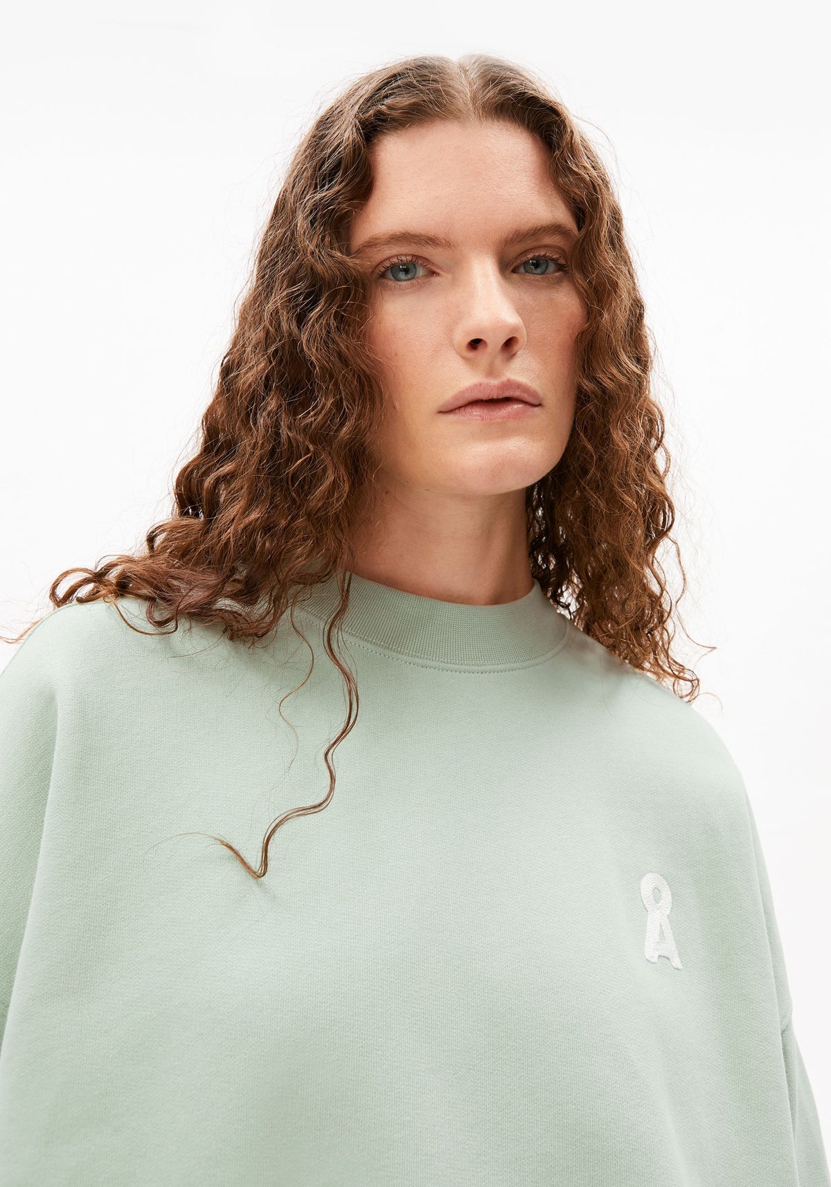 Sweatshirt ICONIC Å ALIZAA - verschiedene Farben