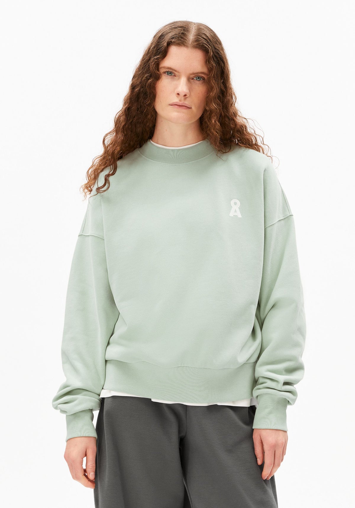 Sweatshirt ICONIC Å ALIZAA - verschiedene Farben