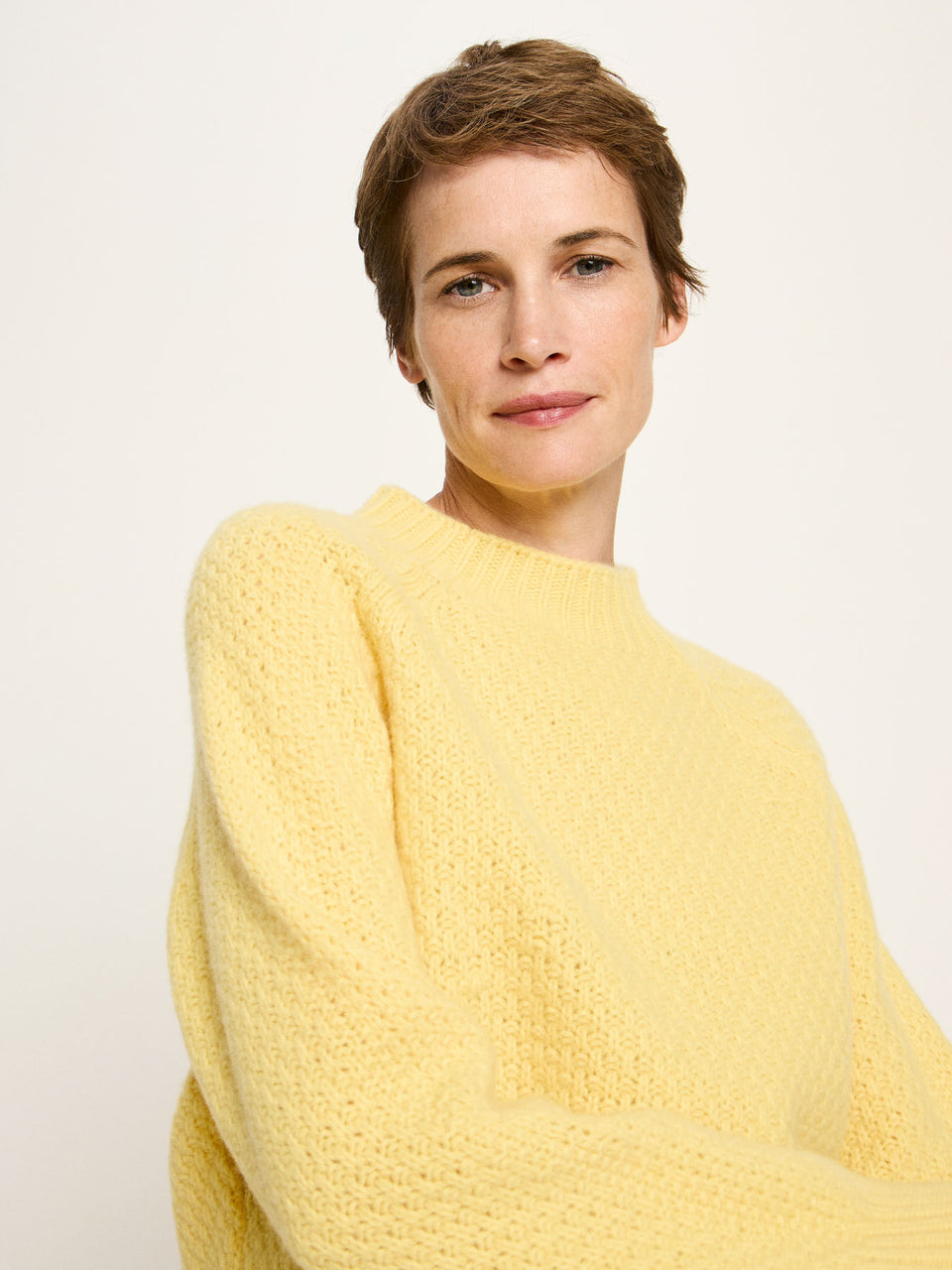 STRUKTURPULLOVER - aus Merinowolle und Kaschmir - yellow