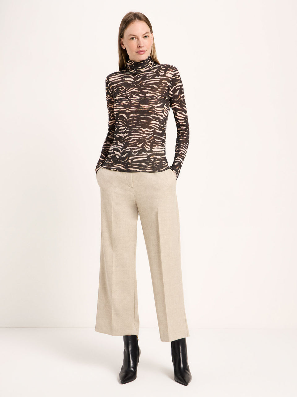 Rollkragenshirt aus TENCEL™ - animal stripes
