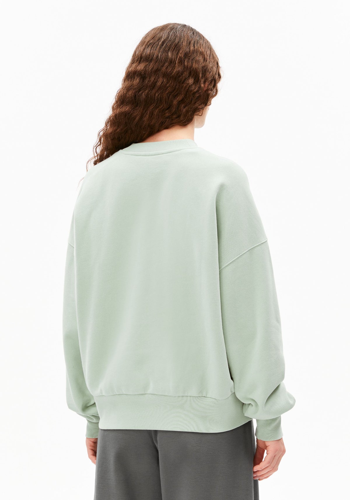 Sweatshirt ICONIC Å ALIZAA - verschiedene Farben