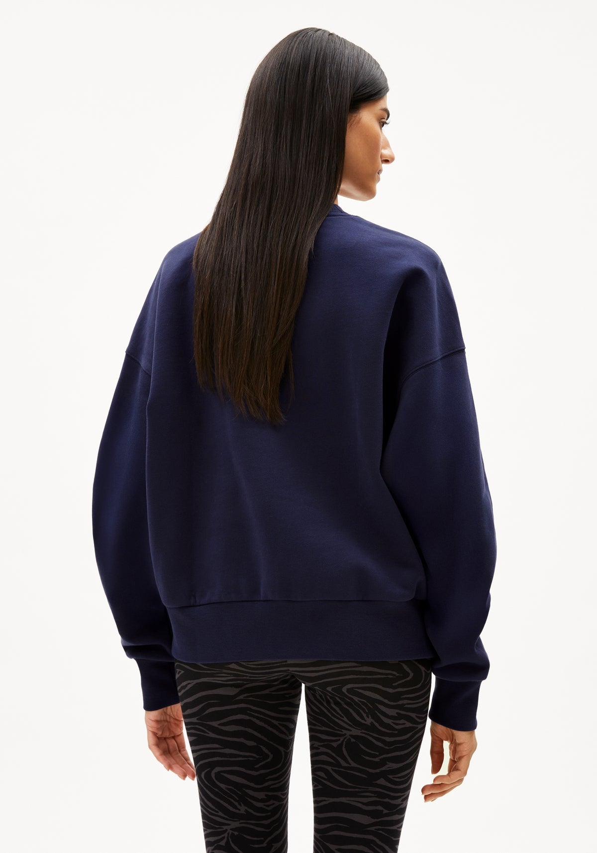 Sweatshirt ICONIC Å ALIZAA - verschiedene Farben