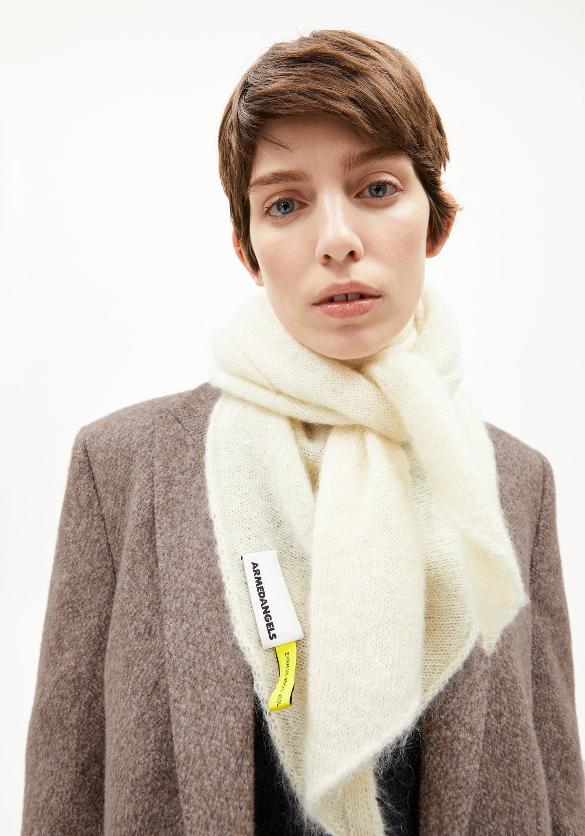 Schal/ Tuch BRYANAA - aus MOHAIR-WOLL MIX - verschiedene Farben