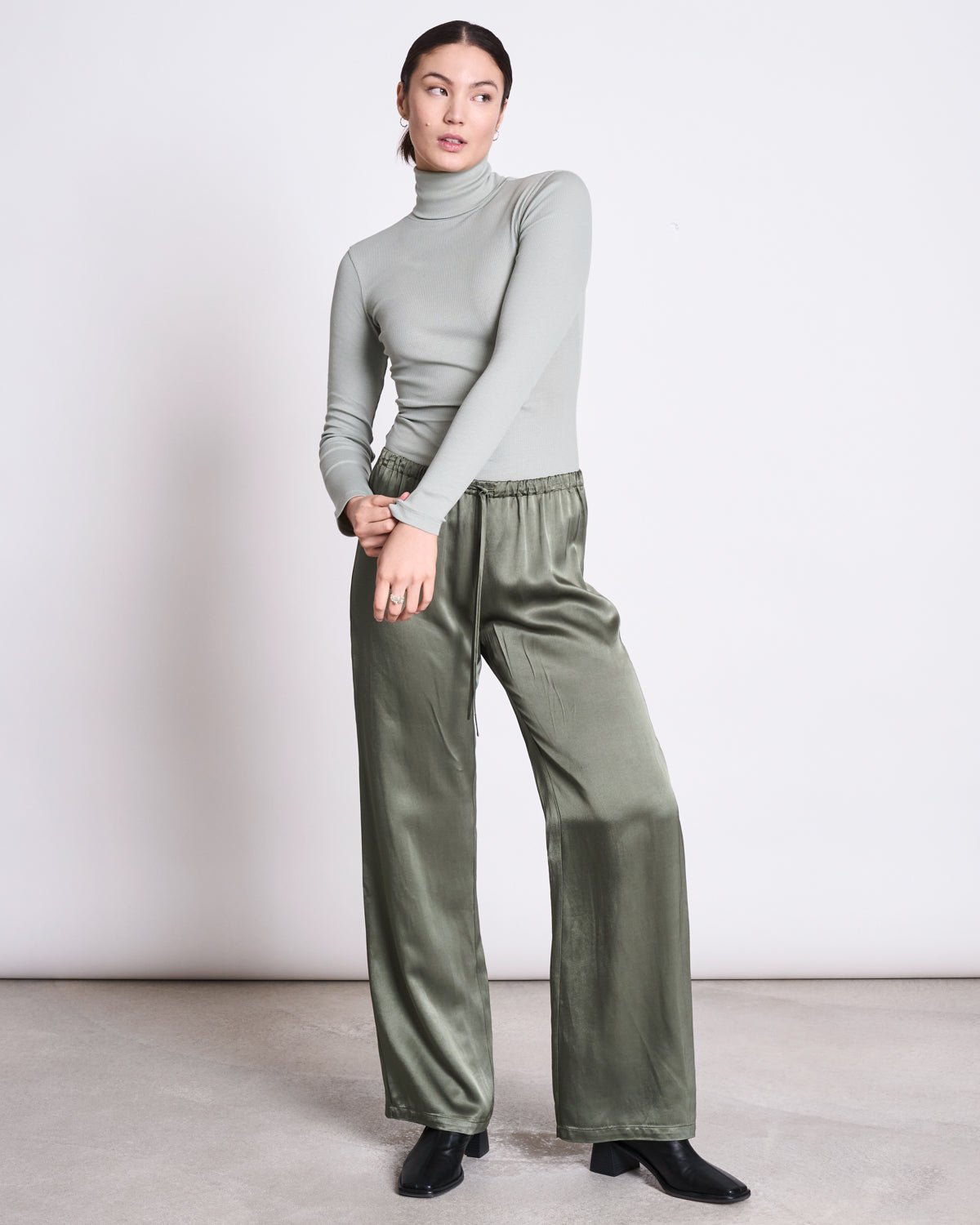 LOOSE SILKY PANTS FRIS  - sea spray