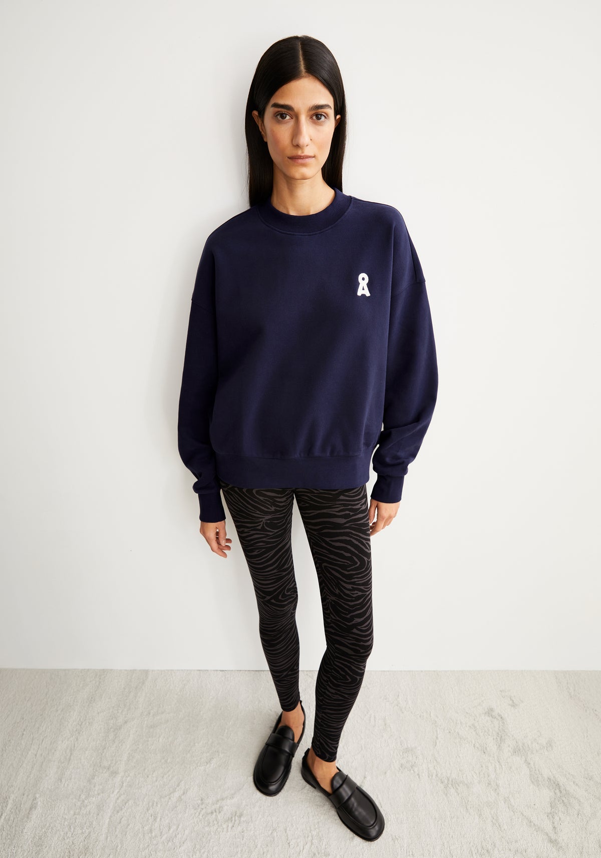 Sweatshirt ICONIC Å ALIZAA - verschiedene Farben