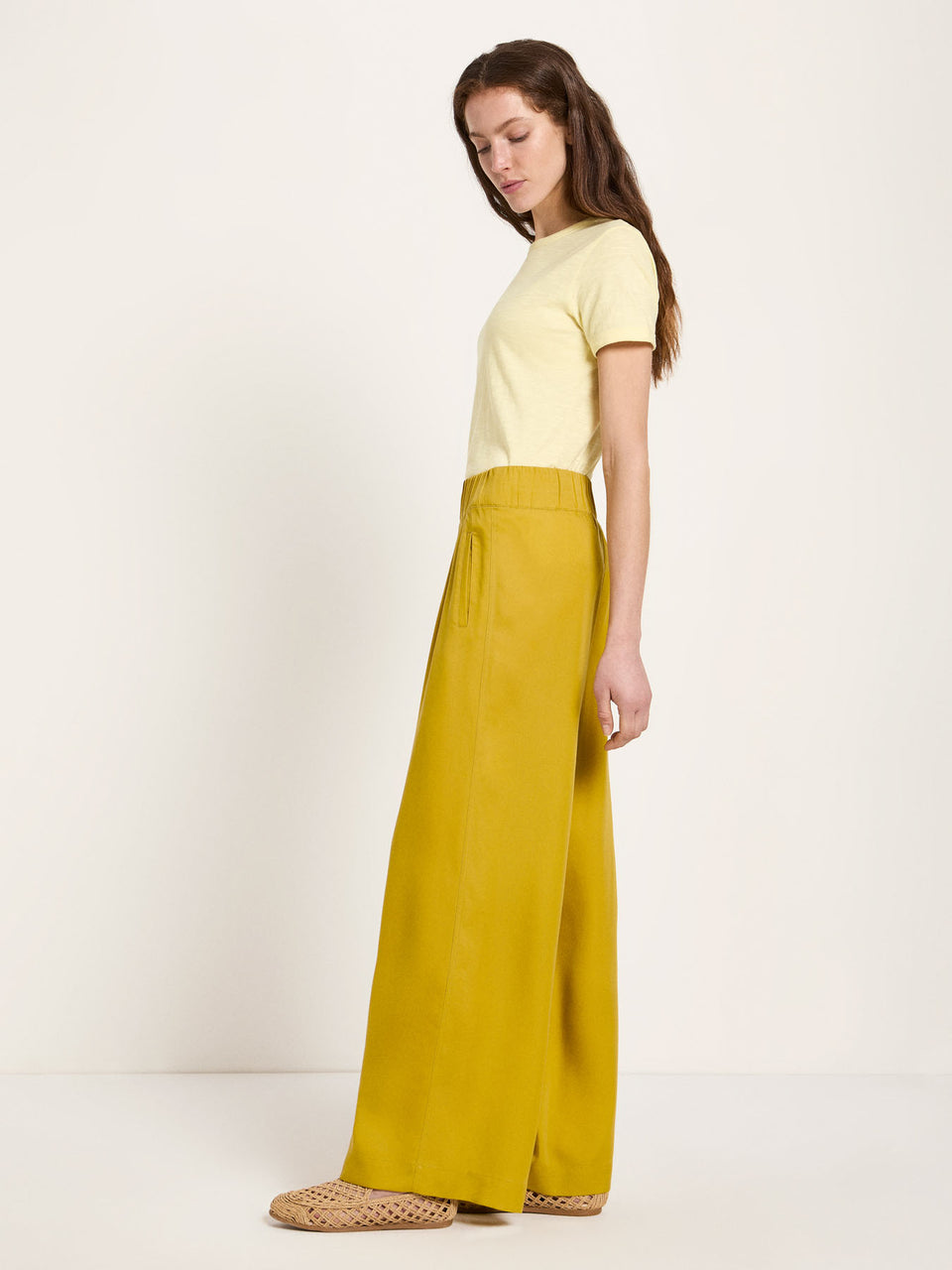 HOSE MIT WEITEM BEIN aus Tencel™ Lyocell - verschiedene Farben