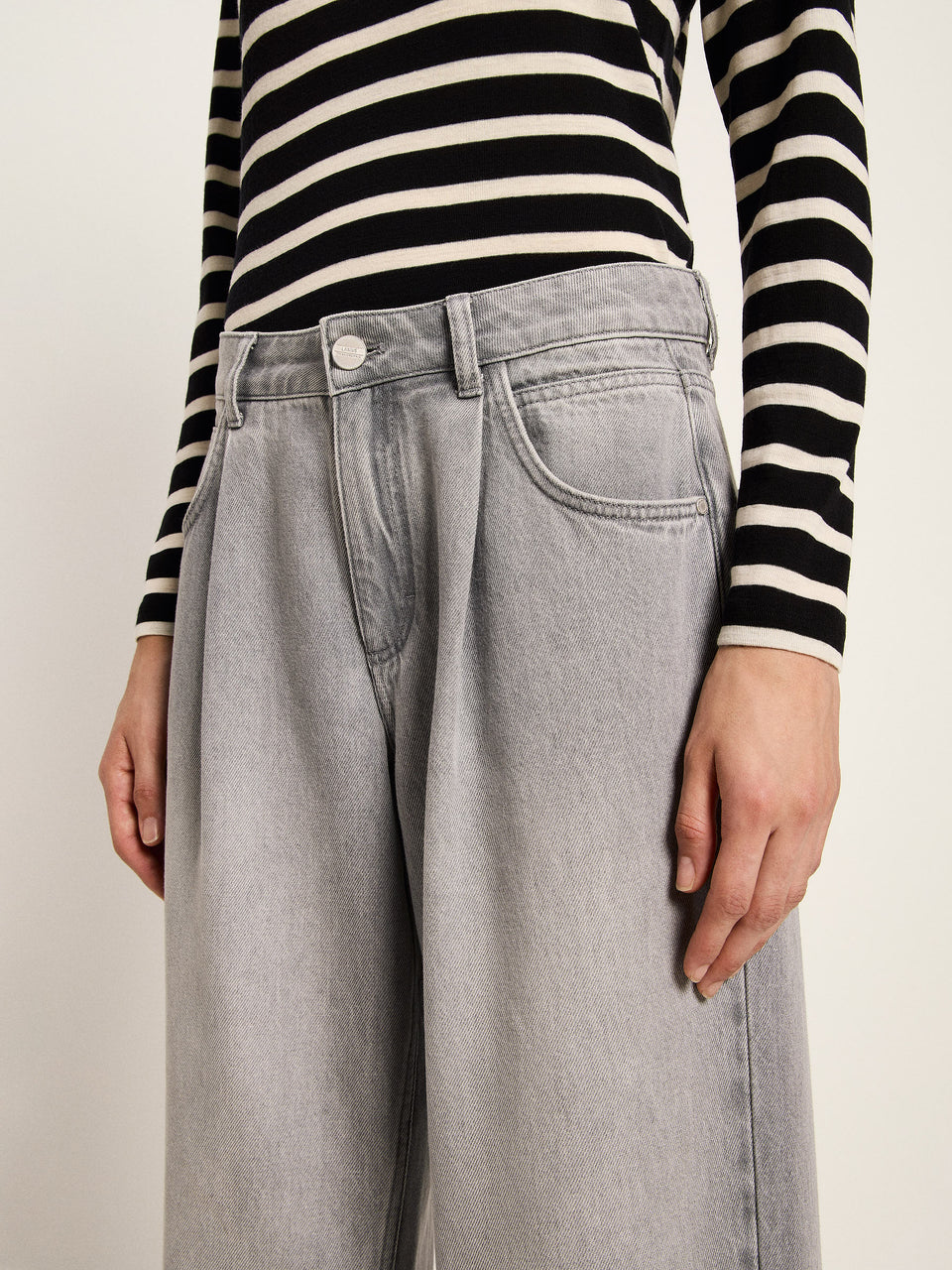 MARLENEJEANS (GOTS) mit Bundfalte - diverse Farben