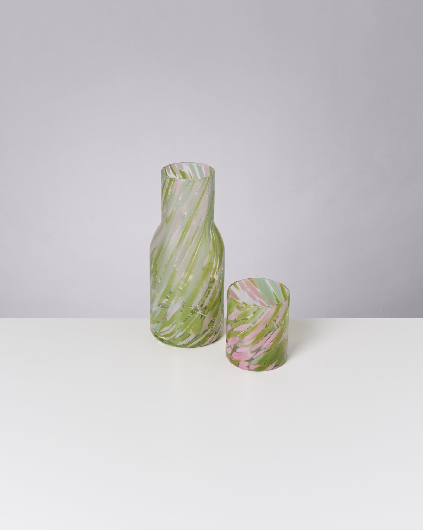 JOIA Glaskaraffe - verschiedene Farbstellungen