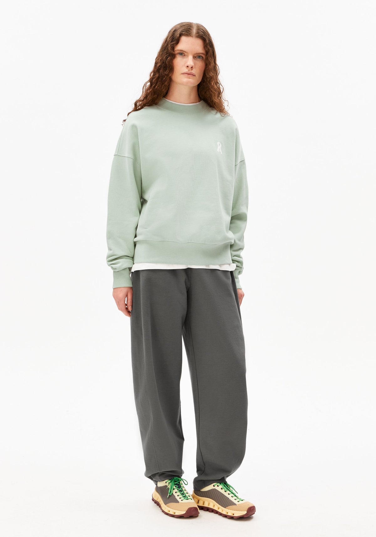 Sweatshirt ICONIC Å ALIZAA - verschiedene Farben