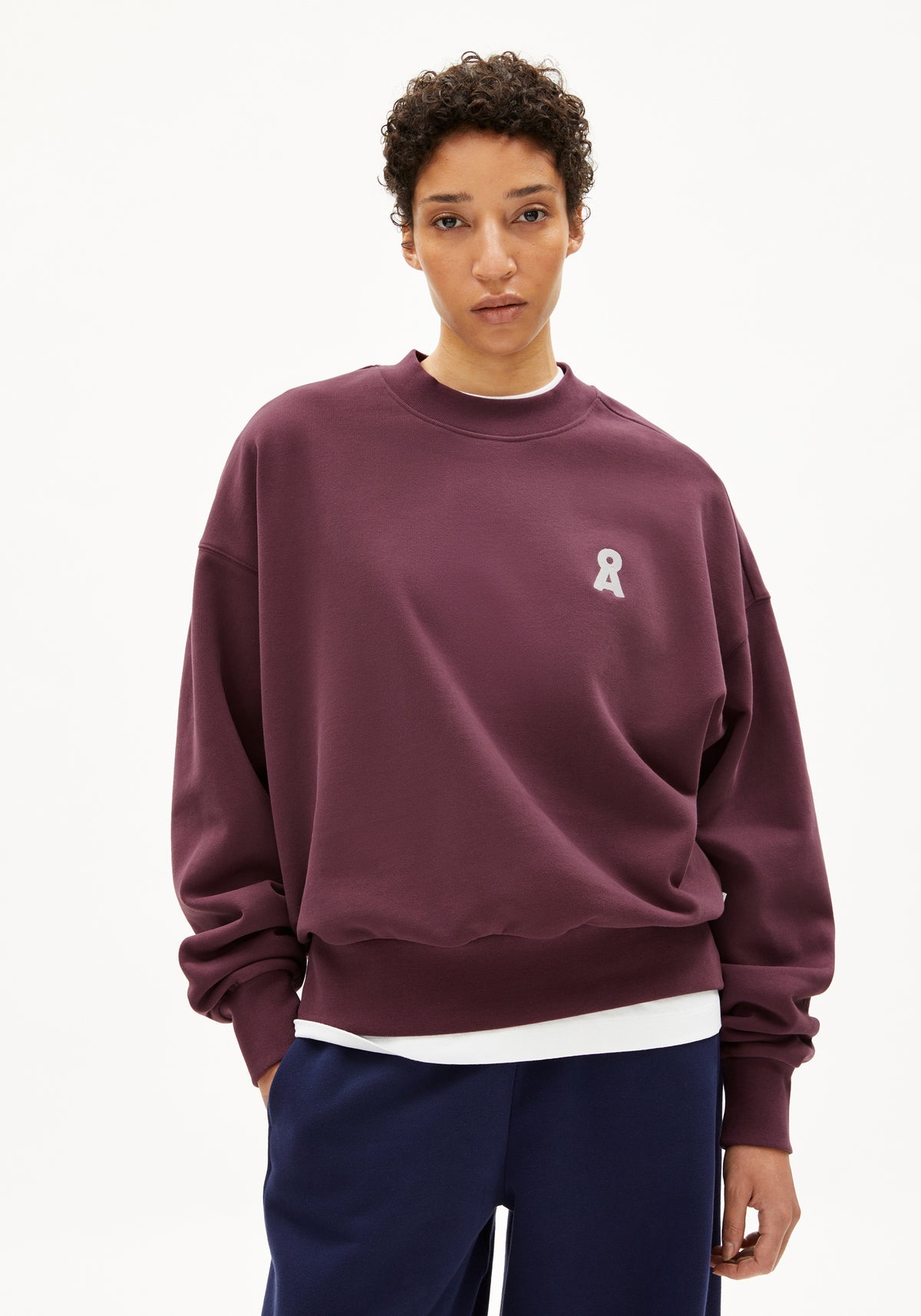 Sweatshirt ICONIC Å ALIZAA - verschiedene Farben