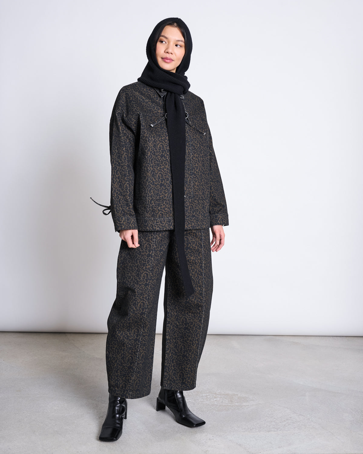 LAMBSWOOL HOODED SCARF NIRA- verschiedene Farben