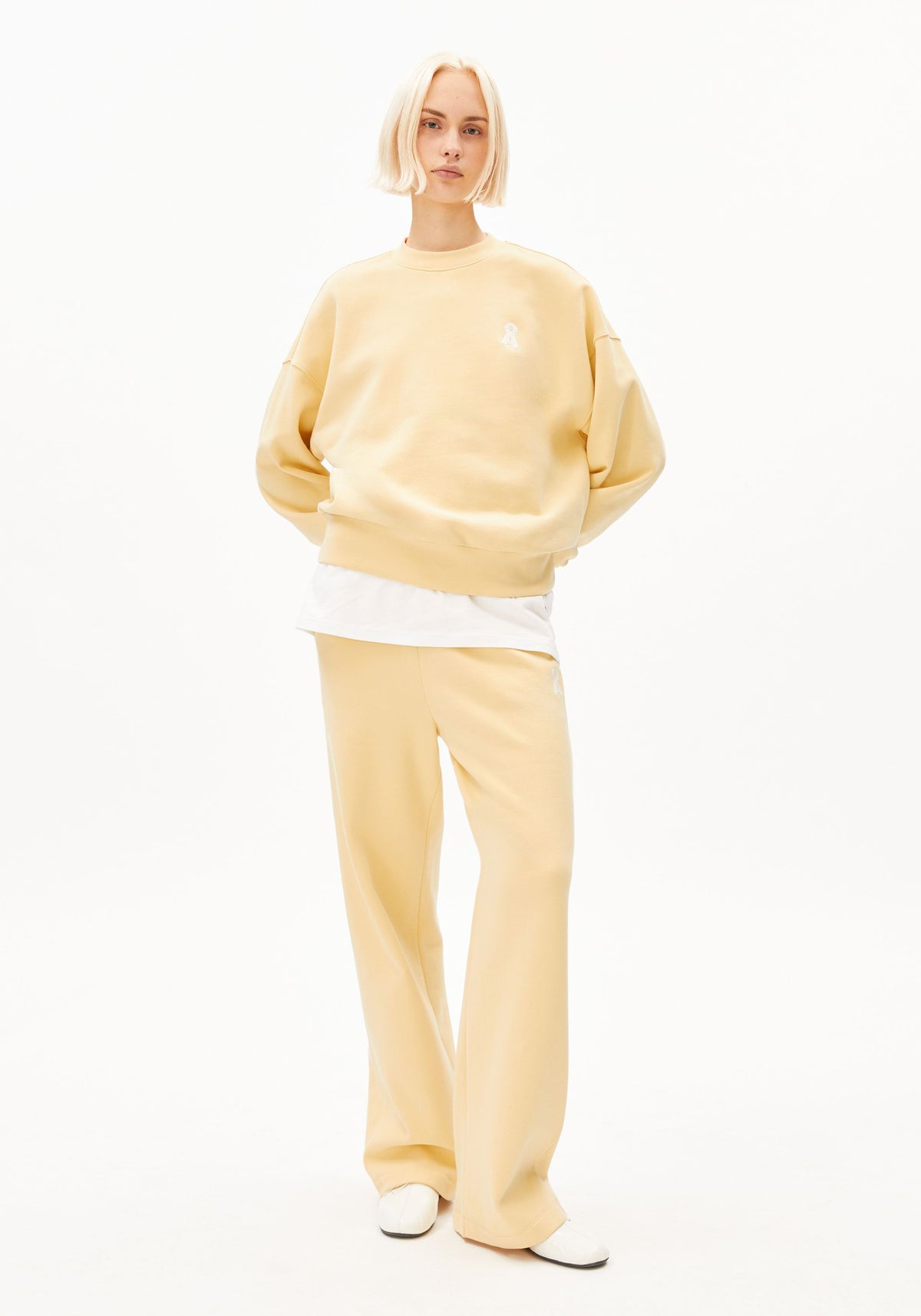 Sweatshirt ICONIC Å ALIZAA - verschiedene Farben