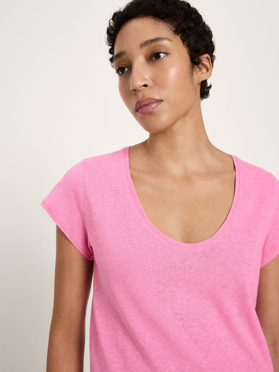 SHIRT mit tiefem Ausschnit (OCS) - bright orchid