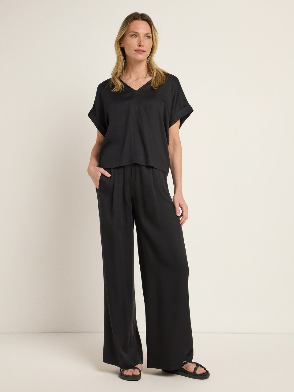 HOSE MIT WEITEM BEIN aus Tencel™ Lyocell - verschiedene Farben