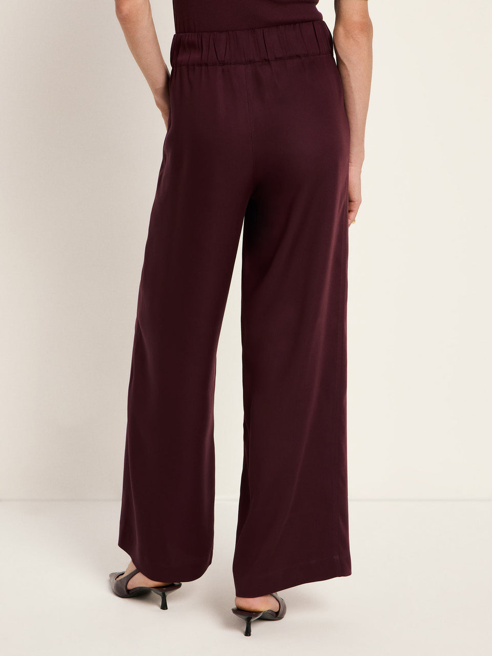 HOSE MIT WEITEM BEIN aus Tencel™ Lyocell - verschiedene Farben