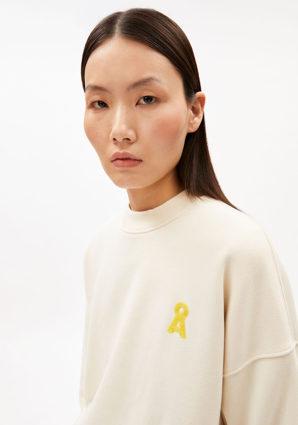 Sweatshirt ICONIC Å ALIZAA - verschiedene Farben