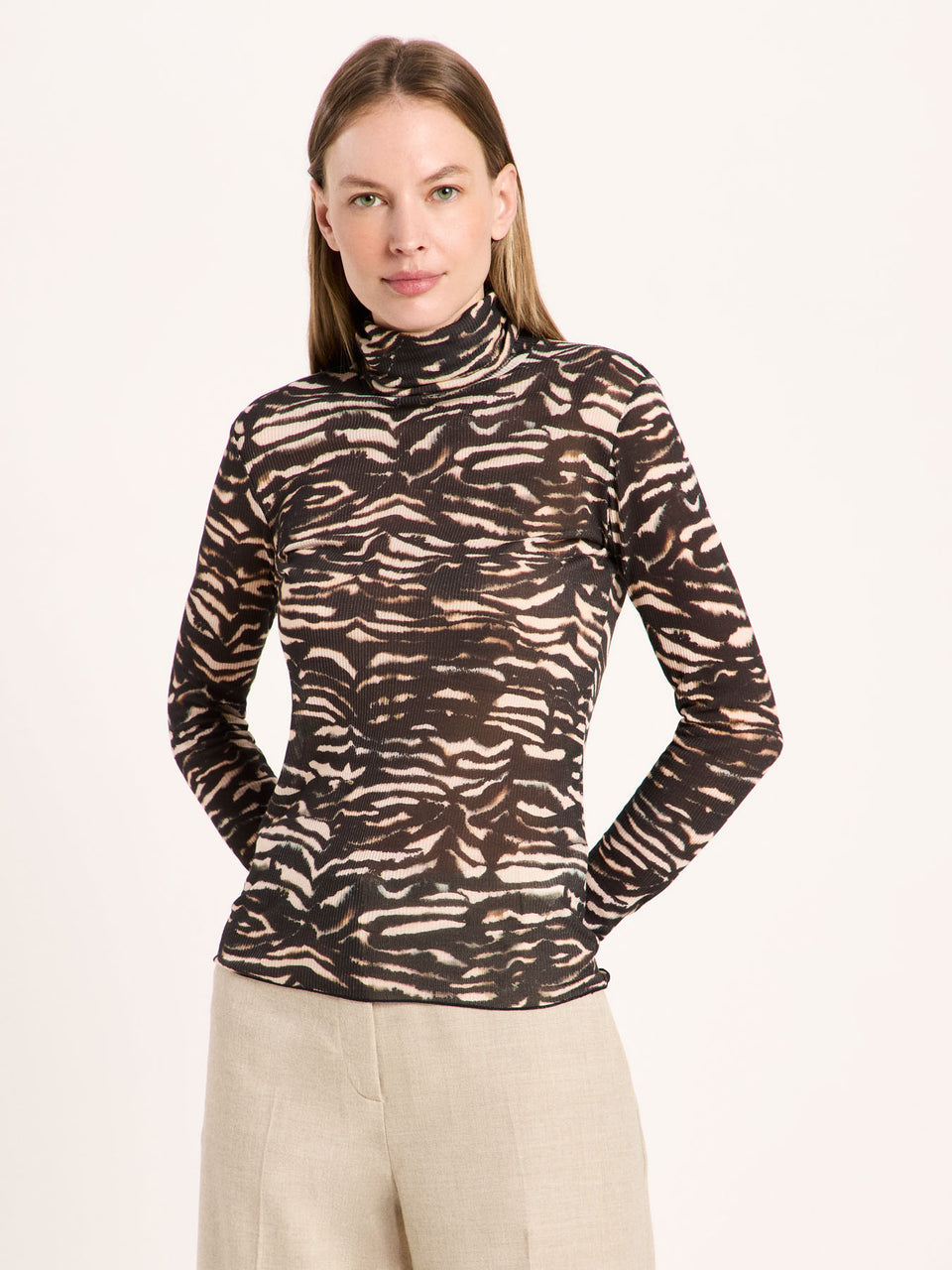 Rollkragenshirt aus TENCEL™ - animal stripes
