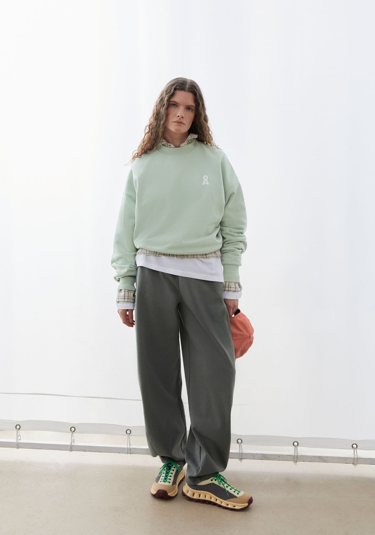 Sweatshirt ICONIC Å ALIZAA - verschiedene Farben