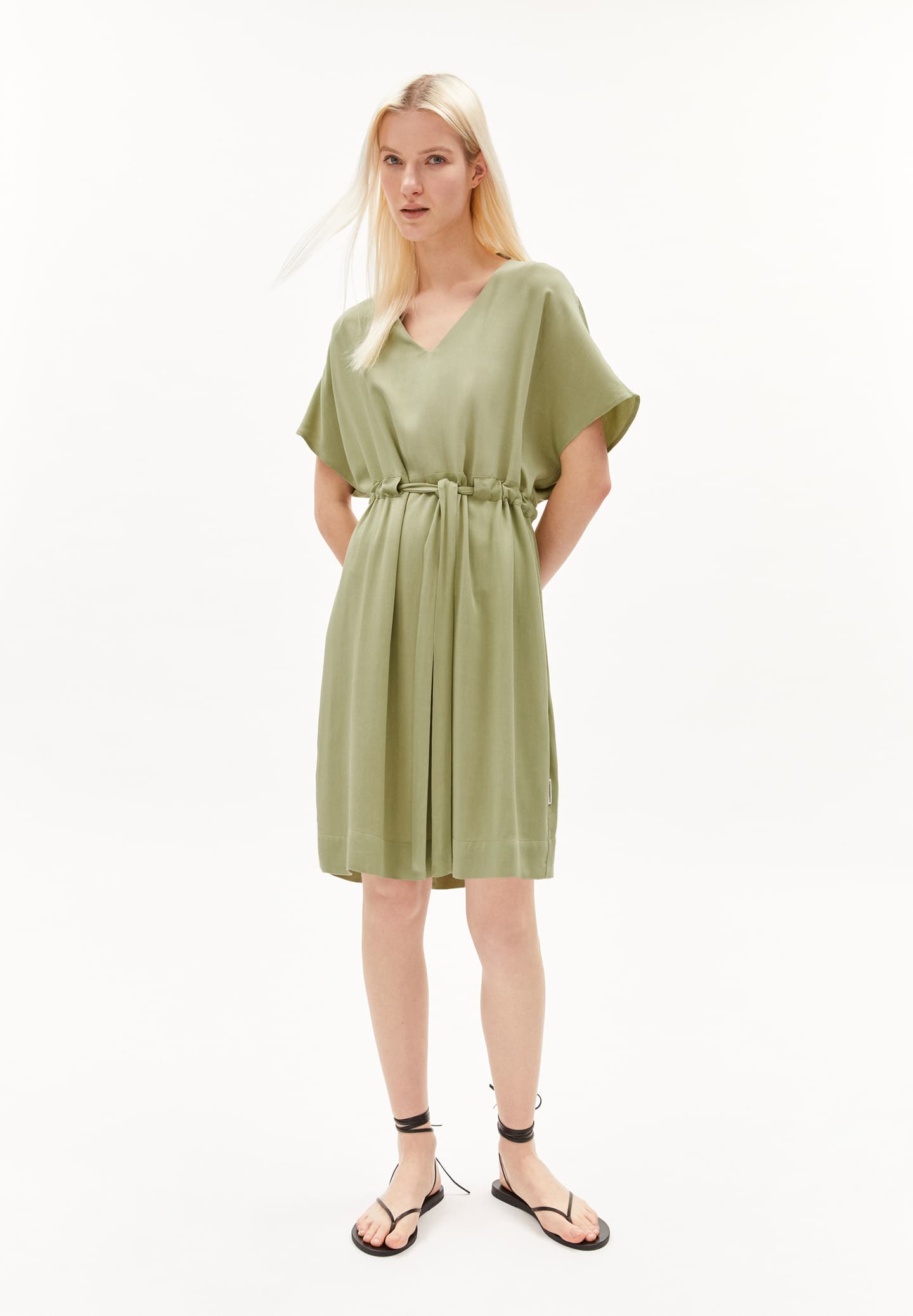 Kleid  MAAHALIA - light matcha