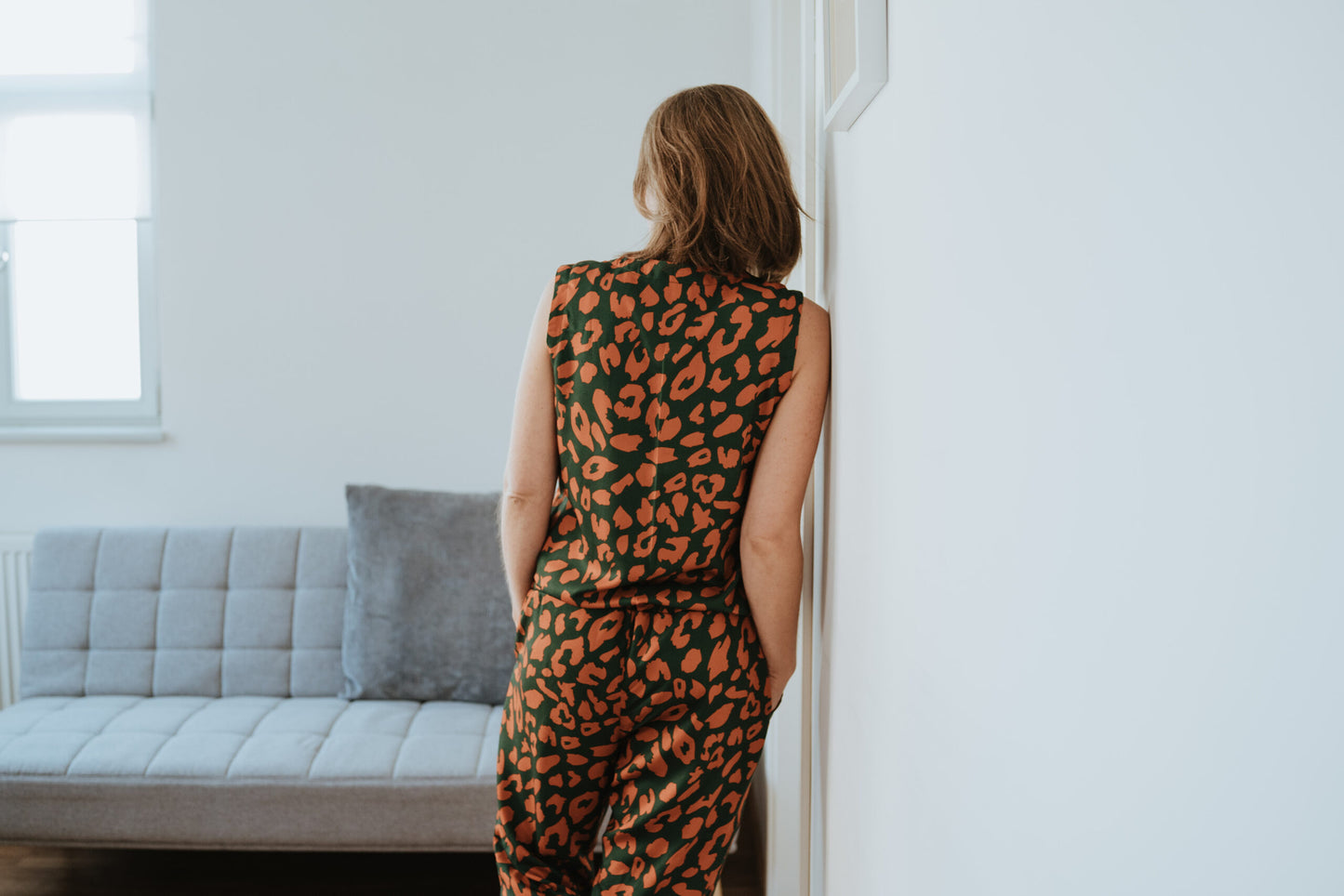 Jumpsuit aus Viskose (EcoVero™) Leoprint grün/orange