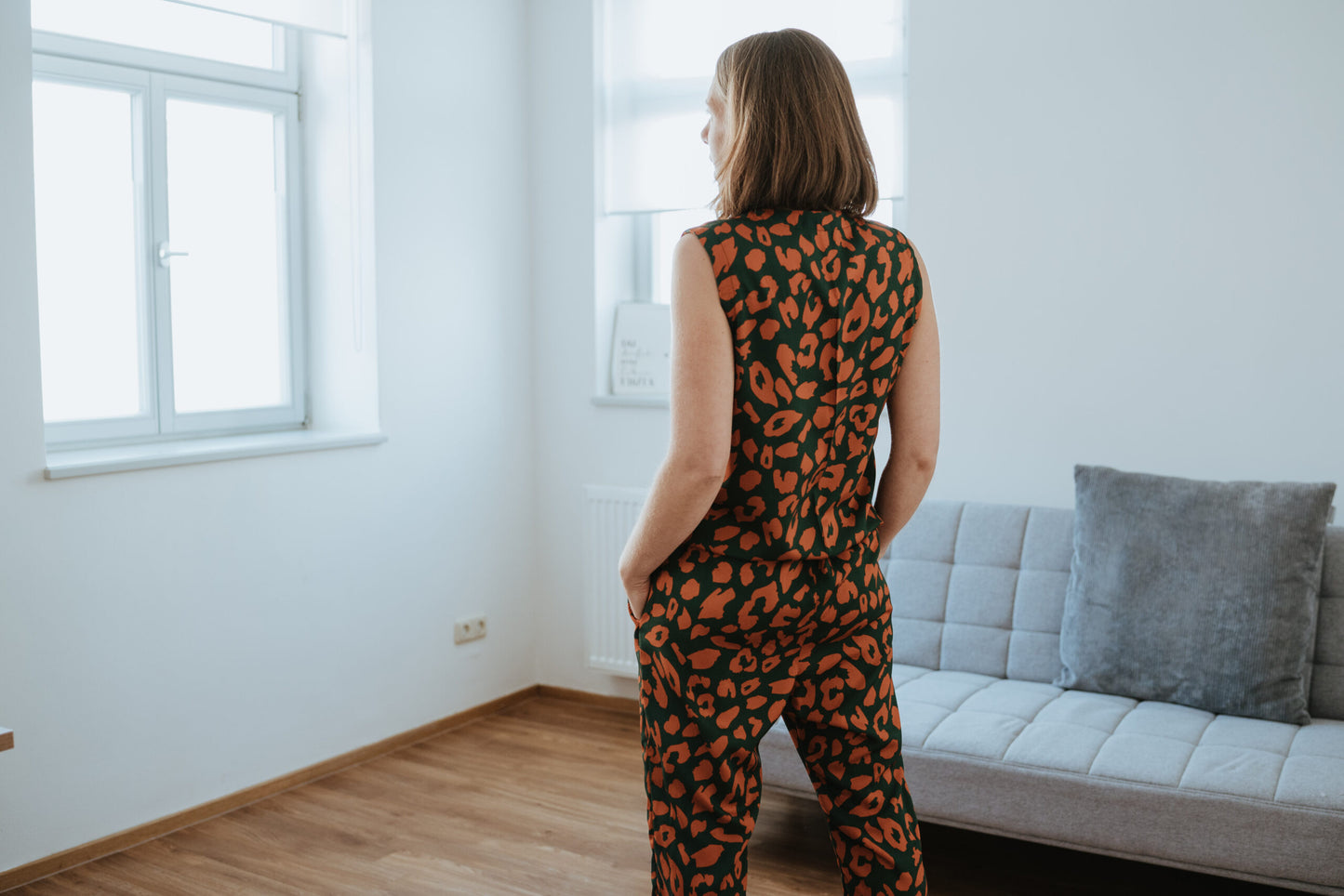 Jumpsuit aus Viskose (EcoVero™) Leoprint grün/orange