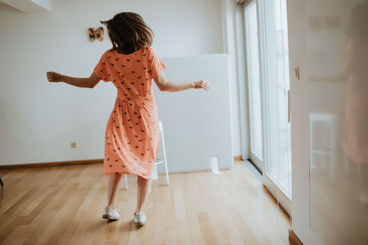 Überziehkleid aus Viskose mit Vögelprint (apricot)