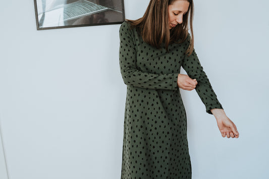 Rollkragenkleid für Frauen aus kuscheligem Bio-Sweat