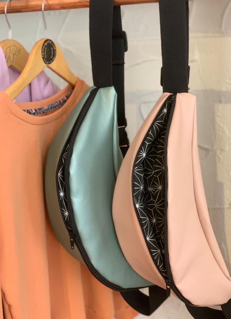 Crossbag - Tasche aus Kunstleder mit Gurtband in verschiedenen Farben