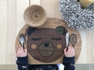 Kinder Tischset Enjoying Bear